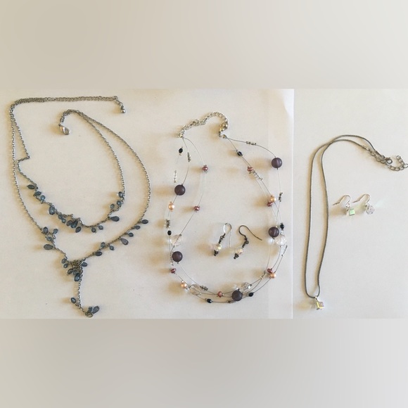 Pack of 3 Necklaces - Picture 1 of 5